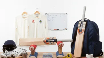 how professional cricketers choose their bats